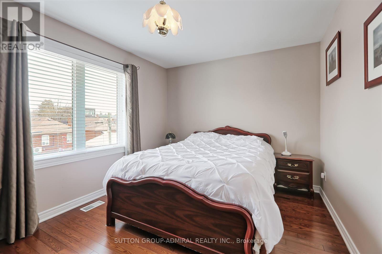 23a Yarrow Road, Toronto, Ontario  M6M 4E2 - Photo 25 - W12126911