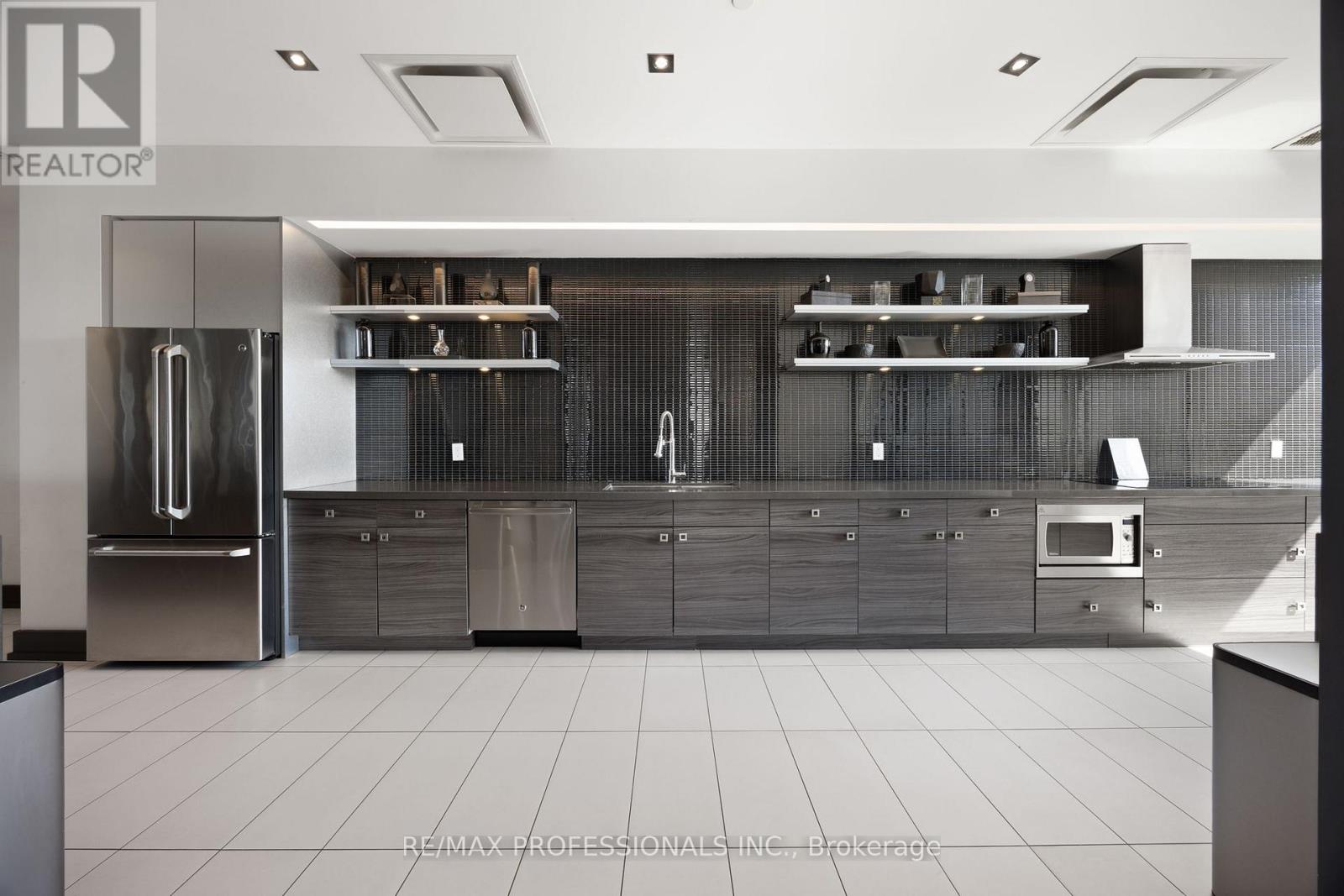 Lph3501 - 33 Shore Breeze Drive, Toronto, Ontario  M8V 0G1 - Photo 30 - W12126931