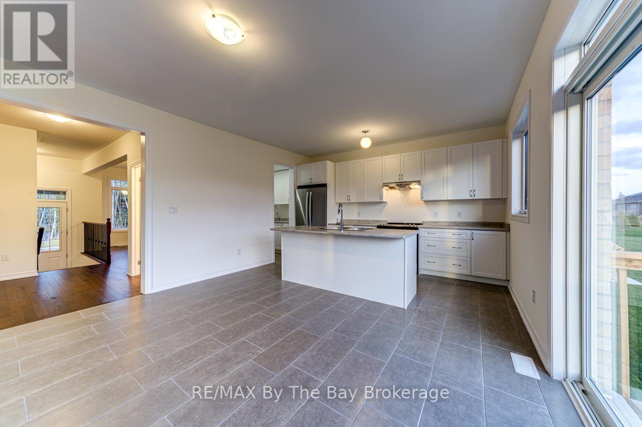178 Mapleside Drive, Wasaga Beach, Ontario  L9Z 0L4 - Photo 11 - S12126937