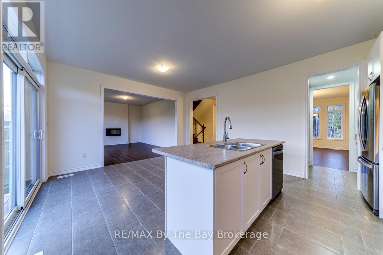 178 Mapleside Drive, Wasaga Beach, Ontario  L9Z 0L4 - Photo 14 - S12126937