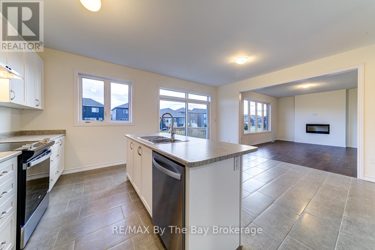 178 Mapleside Drive, Wasaga Beach, Ontario  L9Z 0L4 - Photo 16 - S12126937