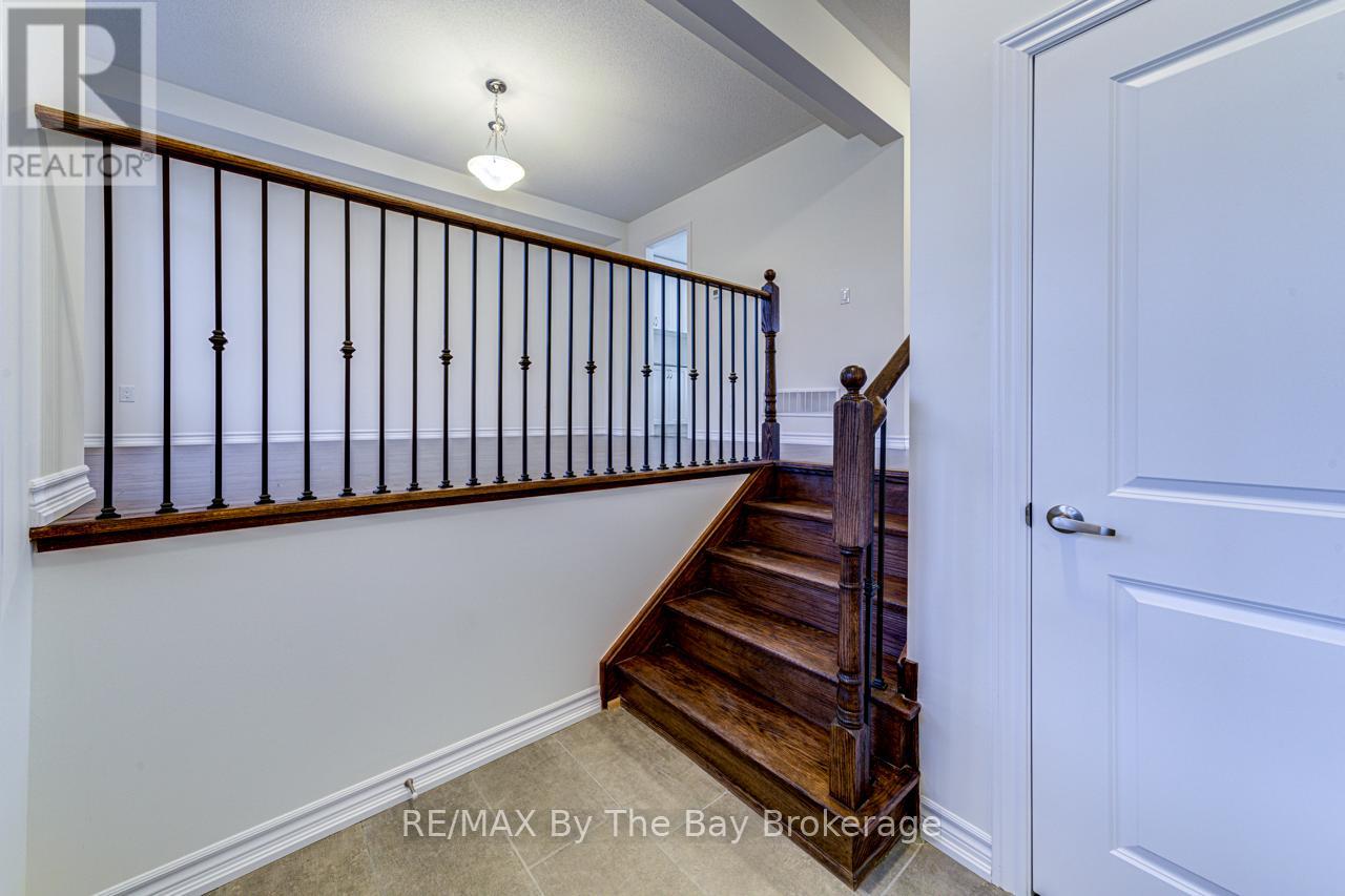 Property at 178 MAPLESIDE DRIVE image 2