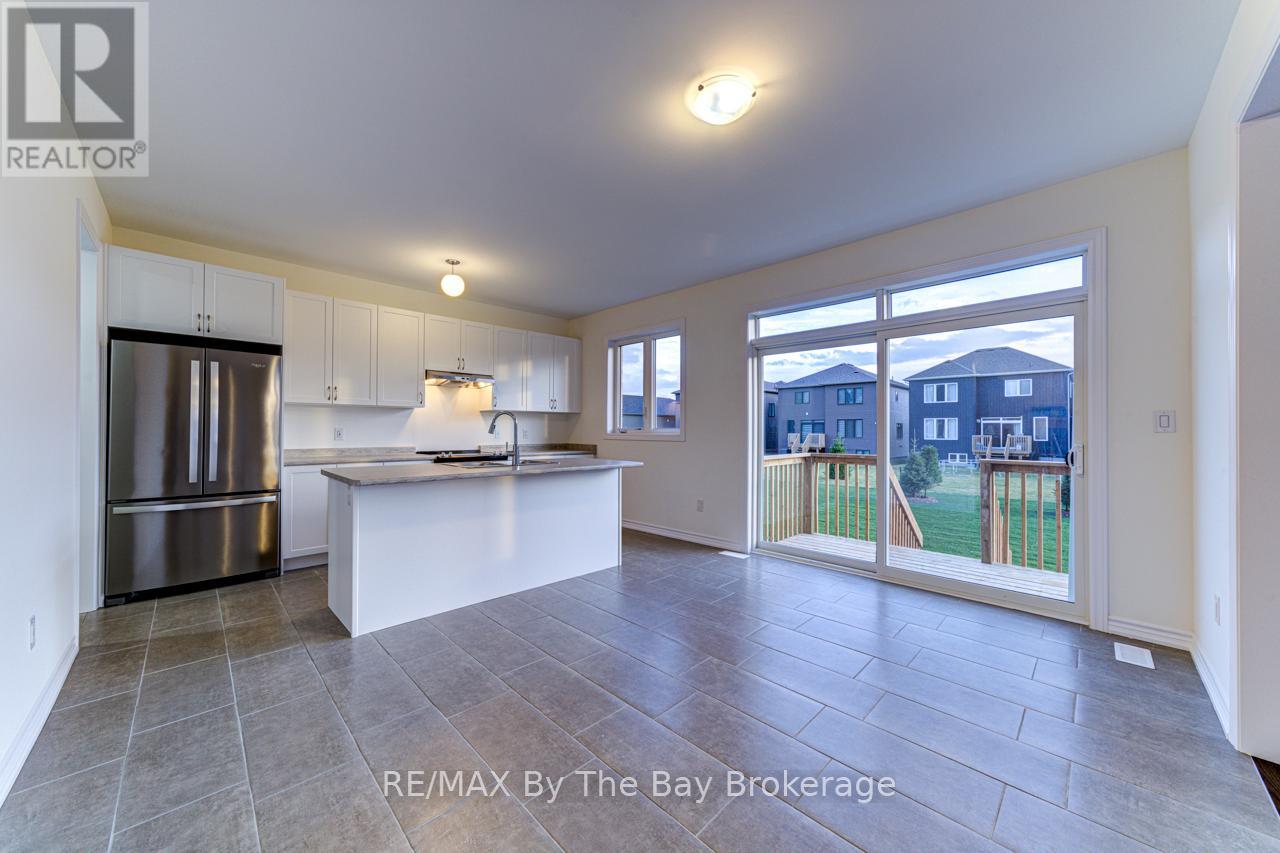 178 Mapleside Drive, Wasaga Beach, Ontario  L9Z 0L4 - Photo 8 - S12126937