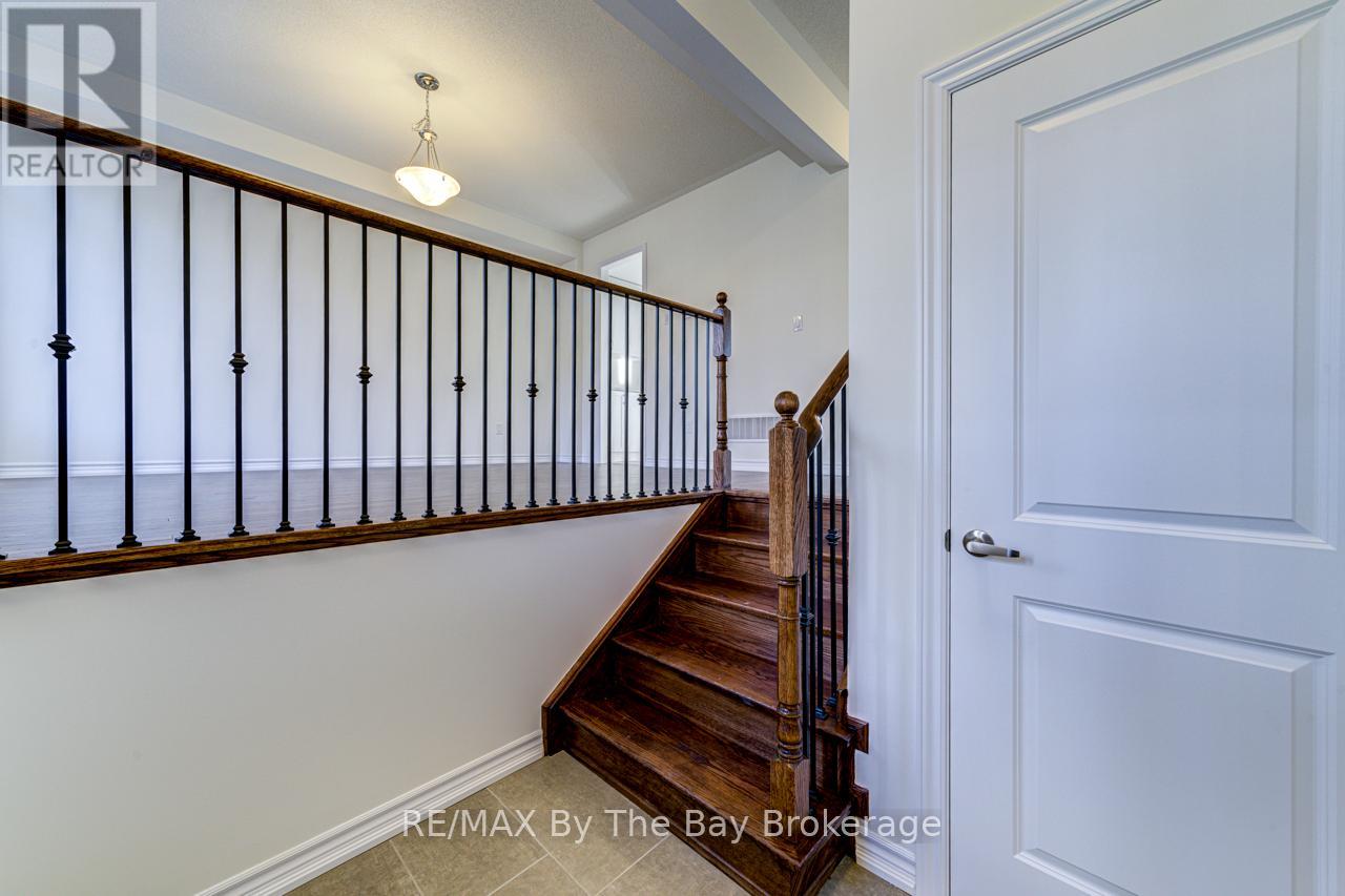 Property at 162 MAPLESIDE DRIVE image 3
