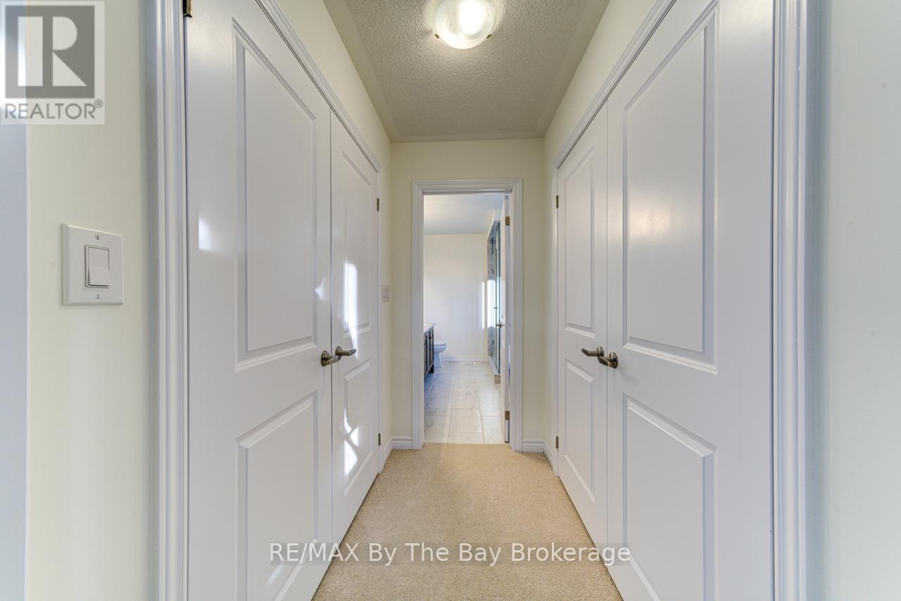 162 Mapleside Drive, Wasaga Beach, Ontario  L9Z 0L4 - Photo 33 - S12126941