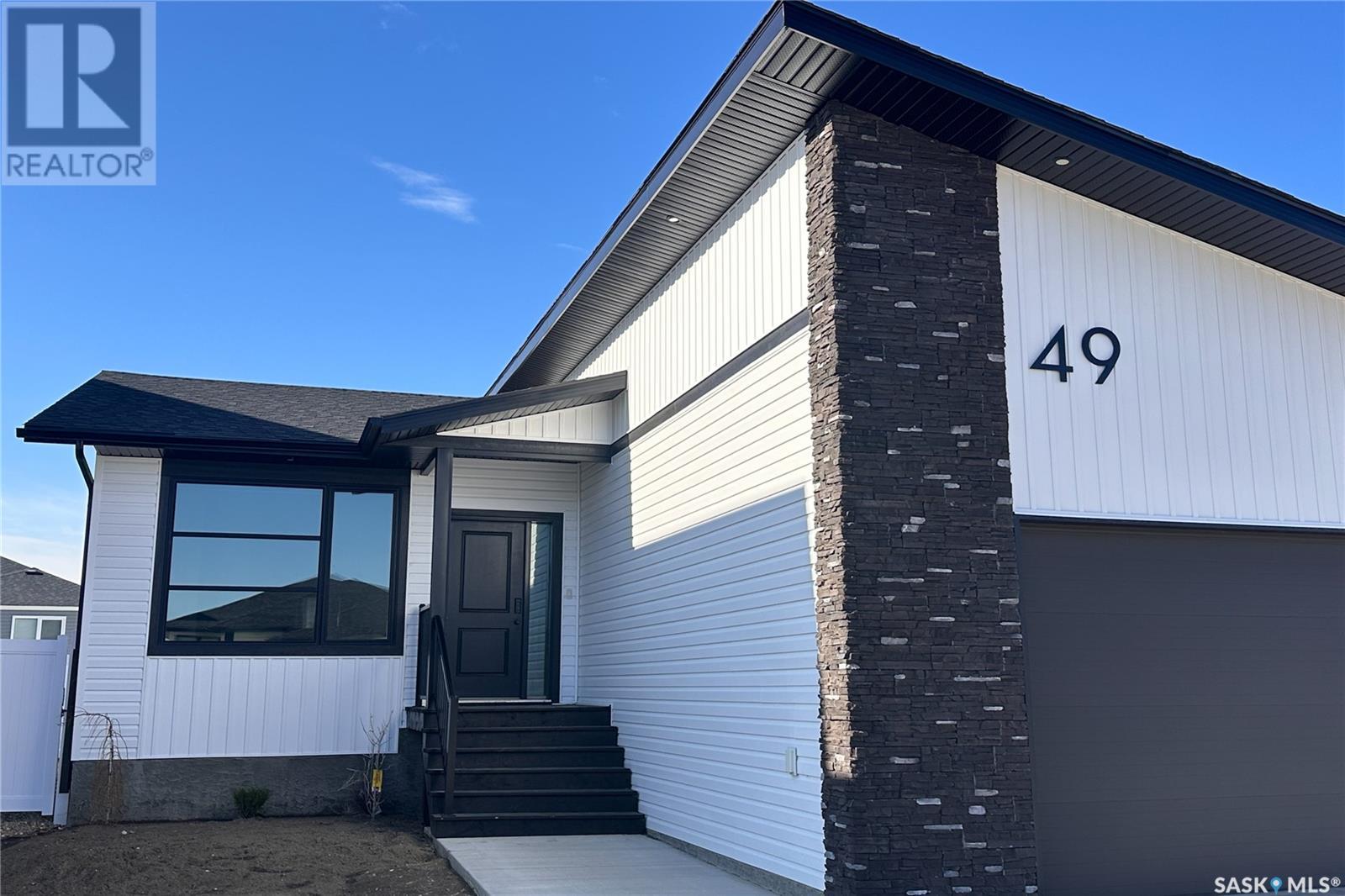 Property at 49 Clunie COURT image 2