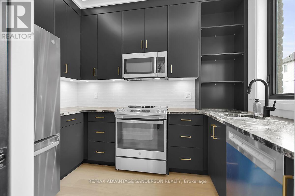 72 Arrowwood Path, Middlesex Centre (Ilderton), Ontario  N0M 2A0 - Photo 20 - X12124679