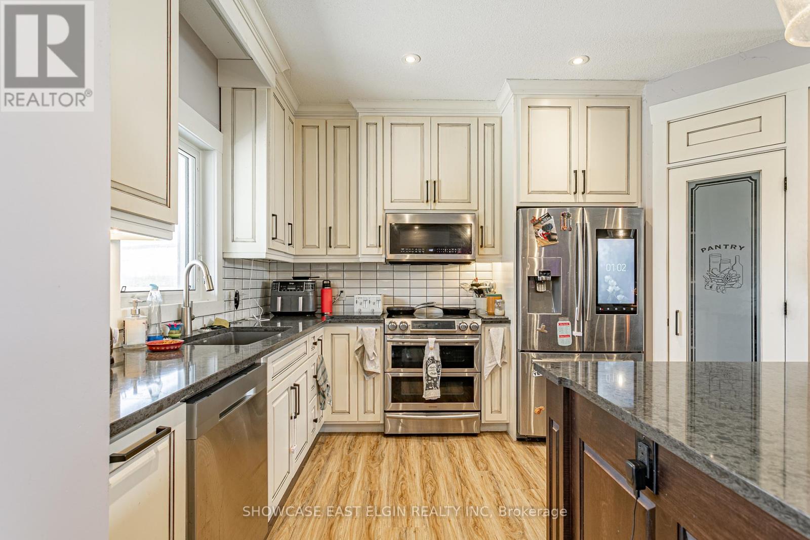 8433 Imperial Road, Malahide, Ontario  N5H 2R2 - Photo 9 - X12126778