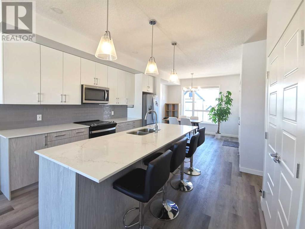 Property at 58 Evanscrest Manor NW image 3
