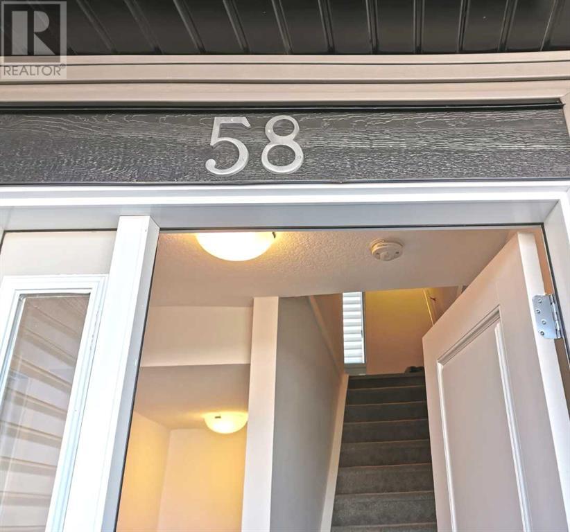 Property at 58 Evanscrest Manor NW image 2