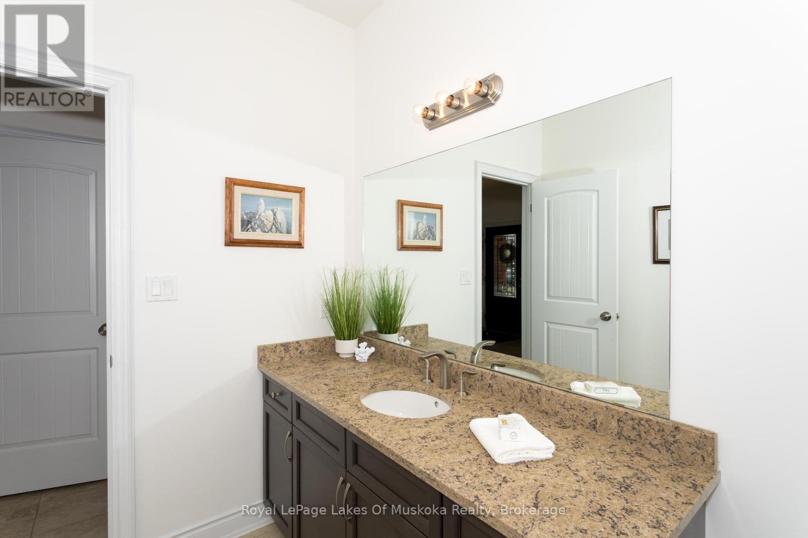 28 Prestwick Drive, Huntsville, Ontario  P1H 0C2 - Photo 29 - X12127088