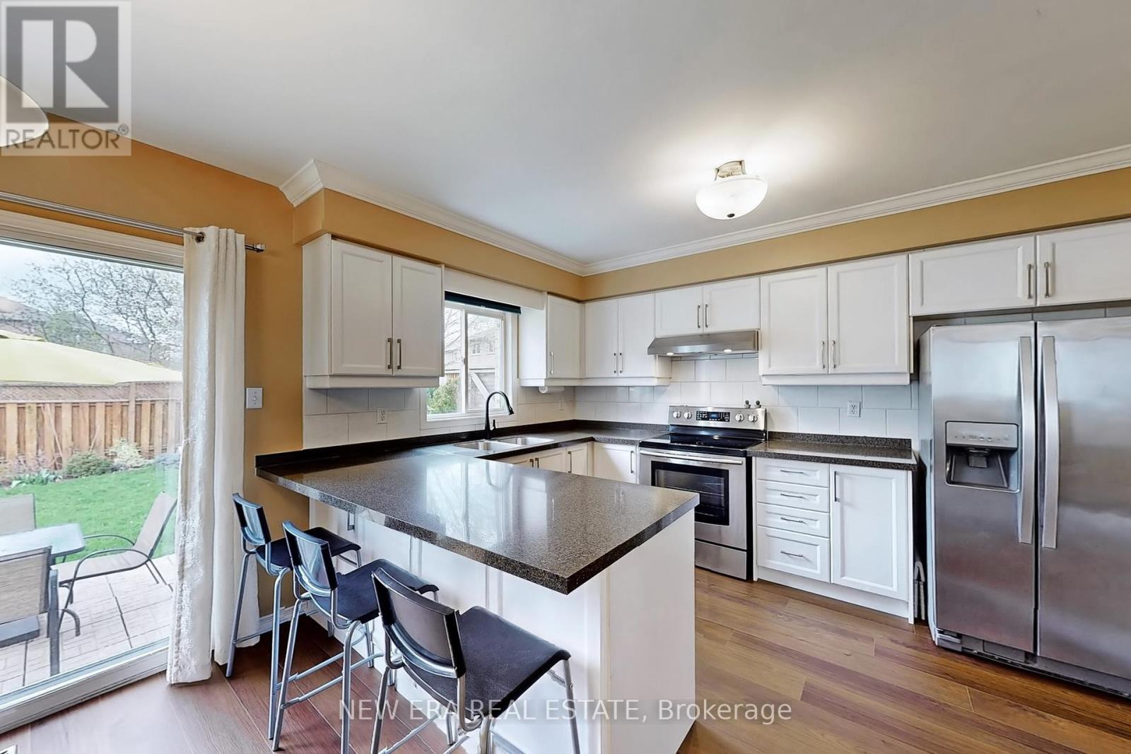 1383 Brookstar Drive, Oakville, Ontario  L6M 3W2 - Photo 9 - W12124413