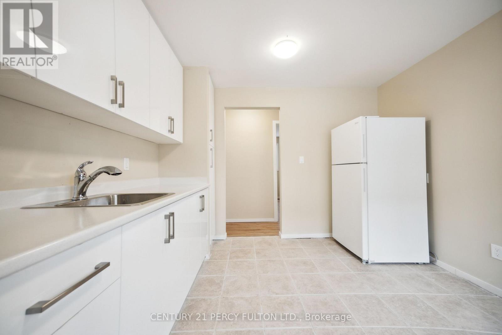 15 Isabel Street E, Belleville (Belleville Ward), Ontario  K8P 3N4 - Photo 10 - X12126875