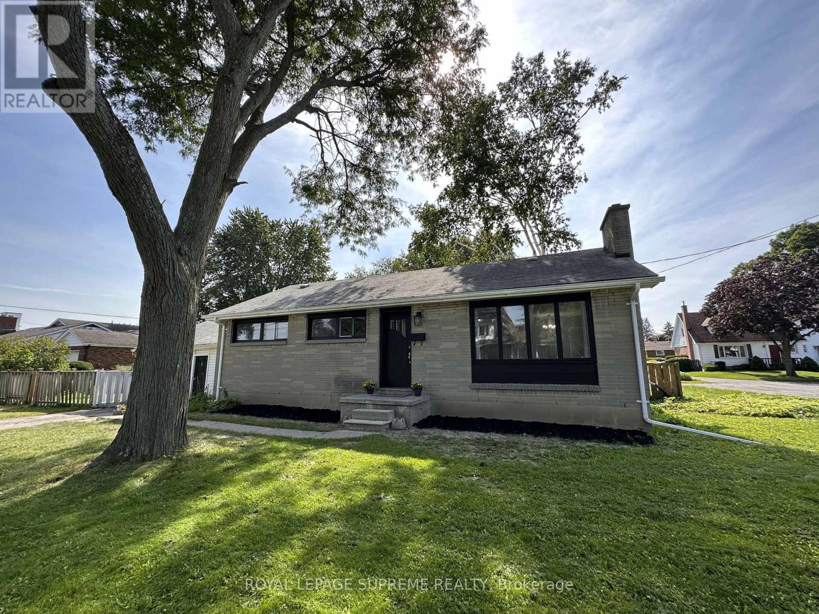 6 WOODLAND ACRES, Belleville, Ontario