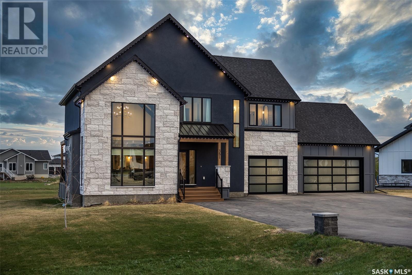 Property at 351 Edgemont CRESCENT image 1