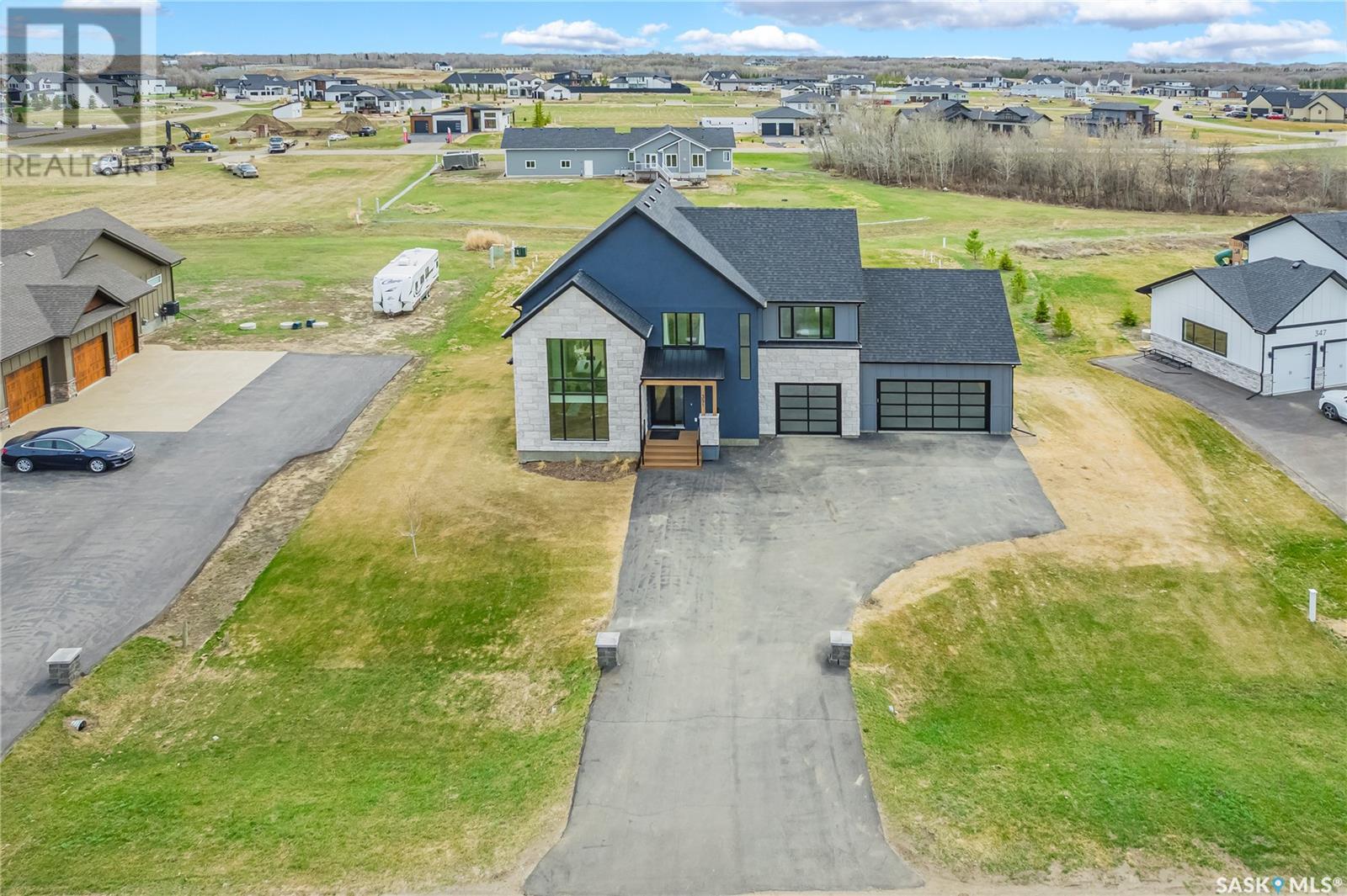 Property at 351 Edgemont CRESCENT image 4
