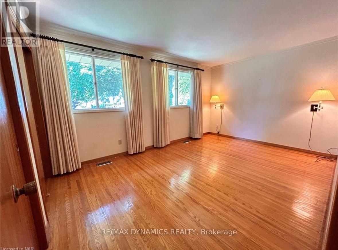 32 Mississauga Road, St. Catharines, Ontario  L2N 2K4 - Photo 14 - X12127162