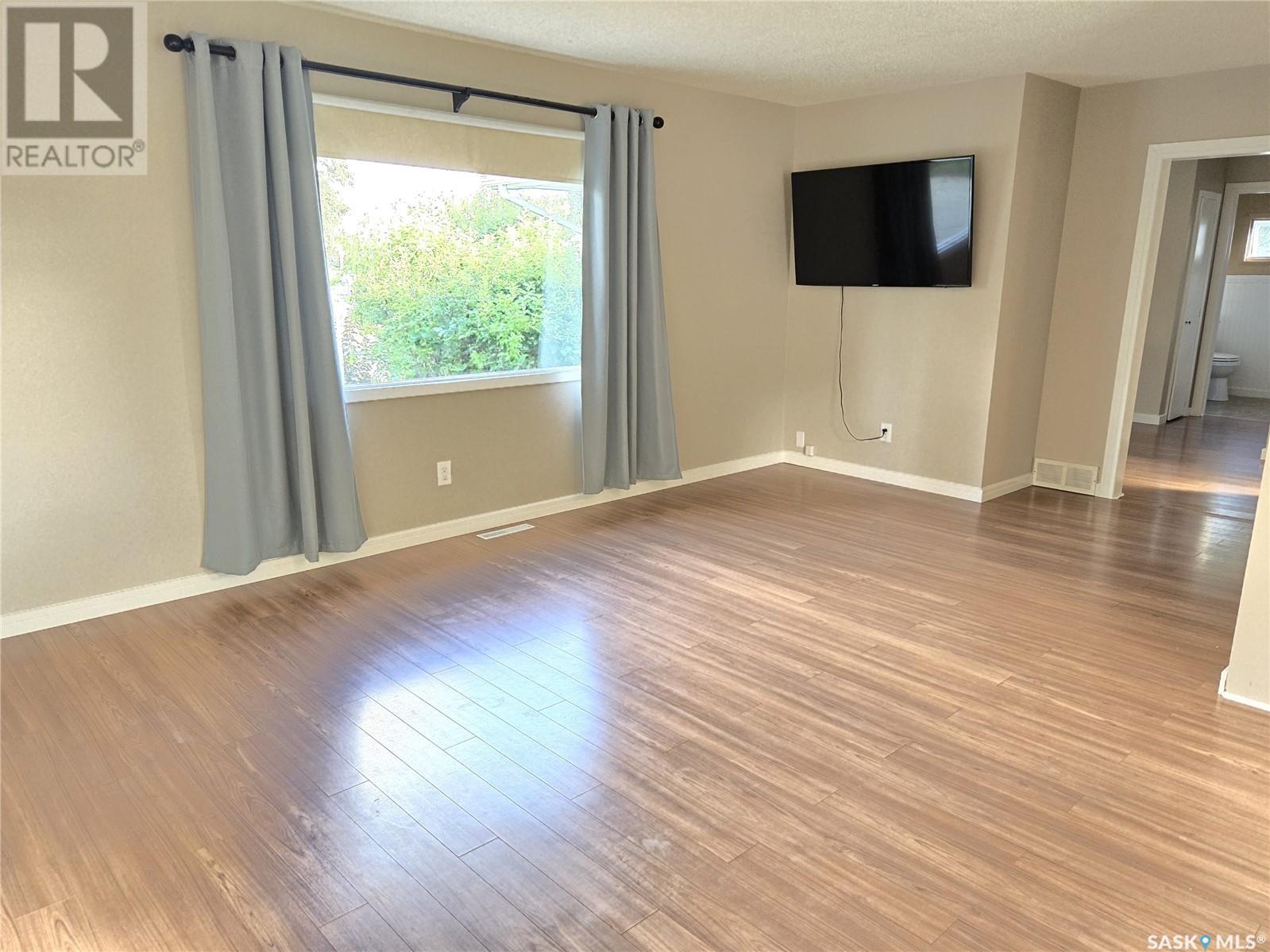 422 Mckenzie Street, Outlook, Saskatchewan  S0L 2N0 - Photo 5 - SK982716