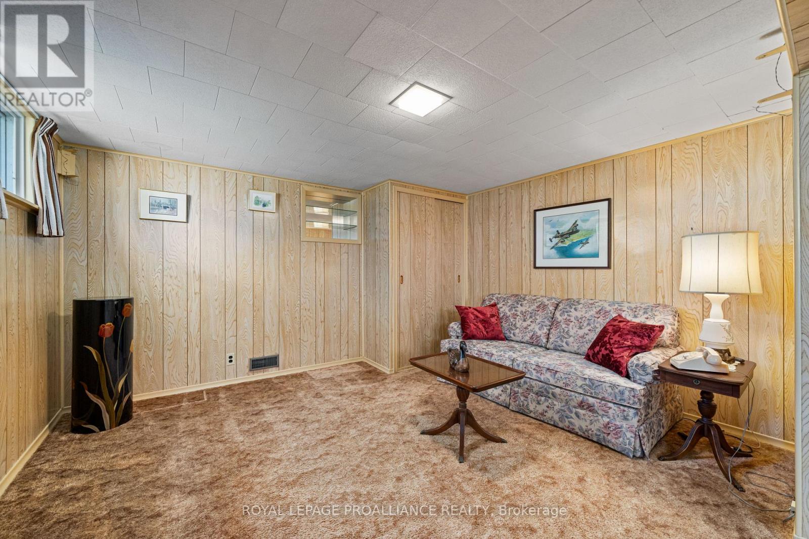 37 Fourth Avenue, Quinte West, Ontario  K8V 5N5 - Photo 29 - X12127288