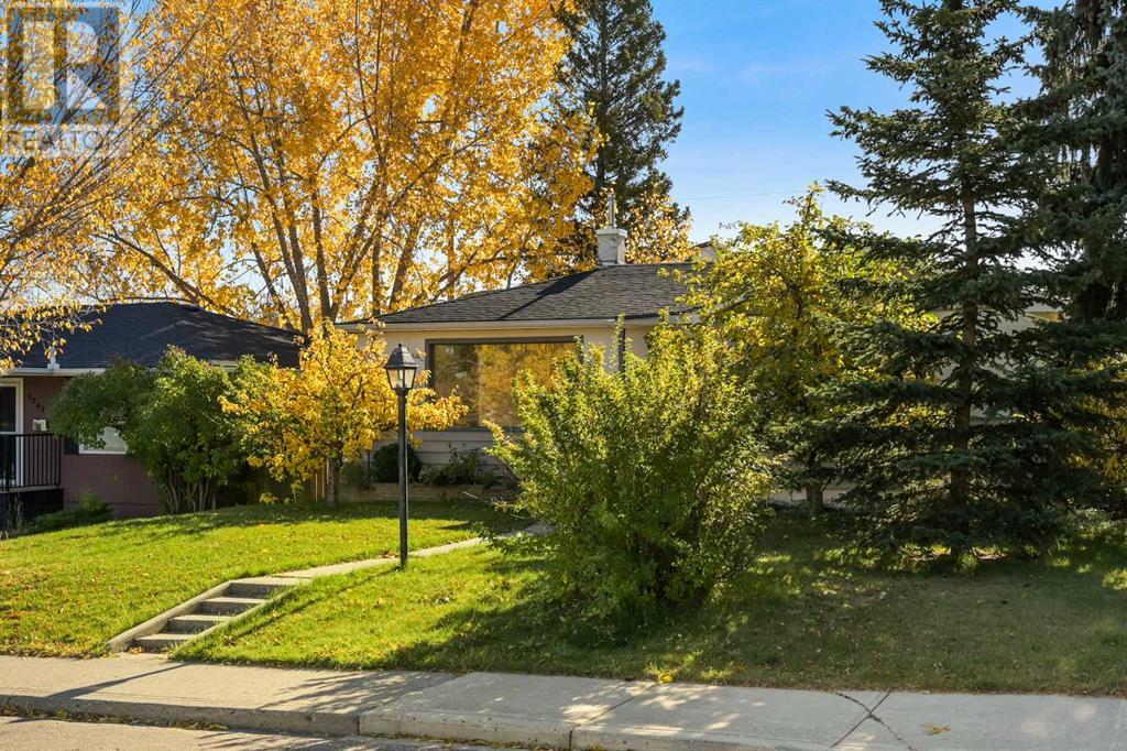 Property at 3243 Kenmare Crescent SW image 3