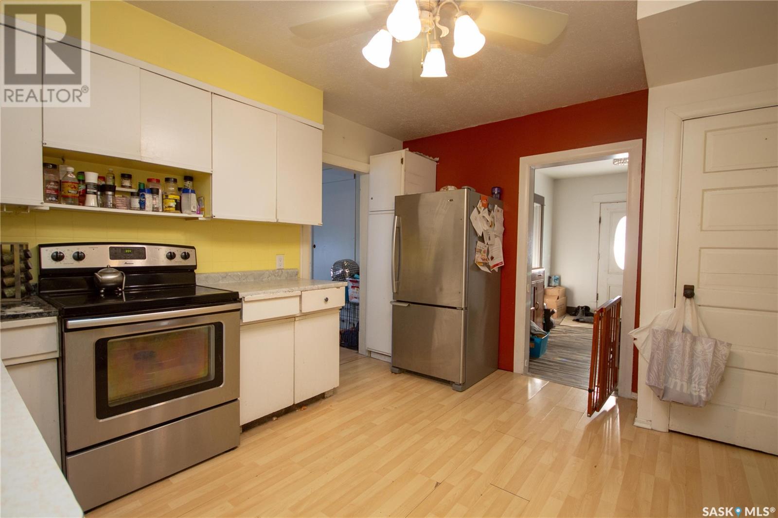 312 32nd Street, Battleford, Saskatchewan  S0M 0E0 - Photo 4 - SK996461