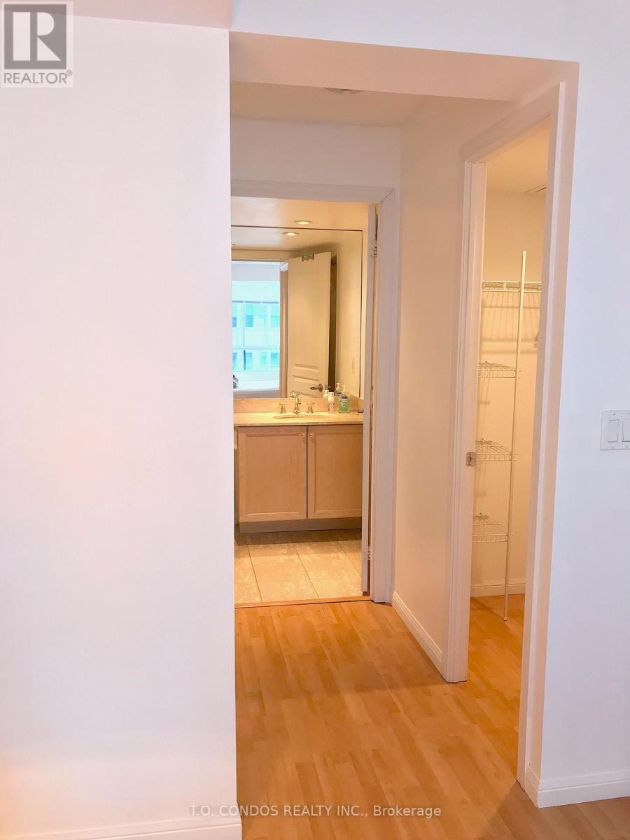 710 - 140 Simcoe Street, Toronto, Ontario  M5H 4E9 - Photo 15 - C12126956