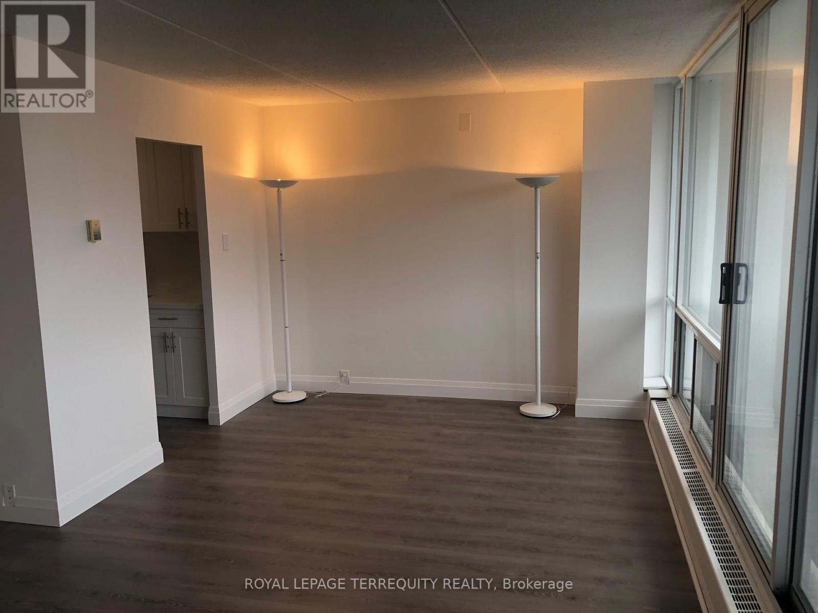 1005 - 2 Glamorgan Avenue, Toronto (Dorset Park), Ontario  M1P 2M8 - Photo 3 - E12126972