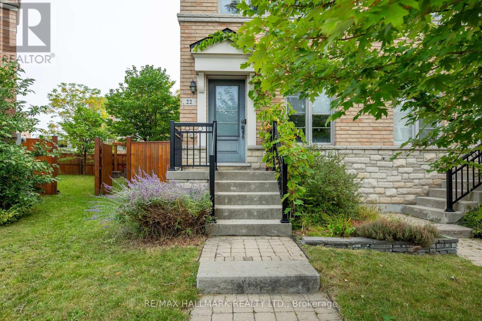 Property at 22 BELANGER CRESCENT image 2