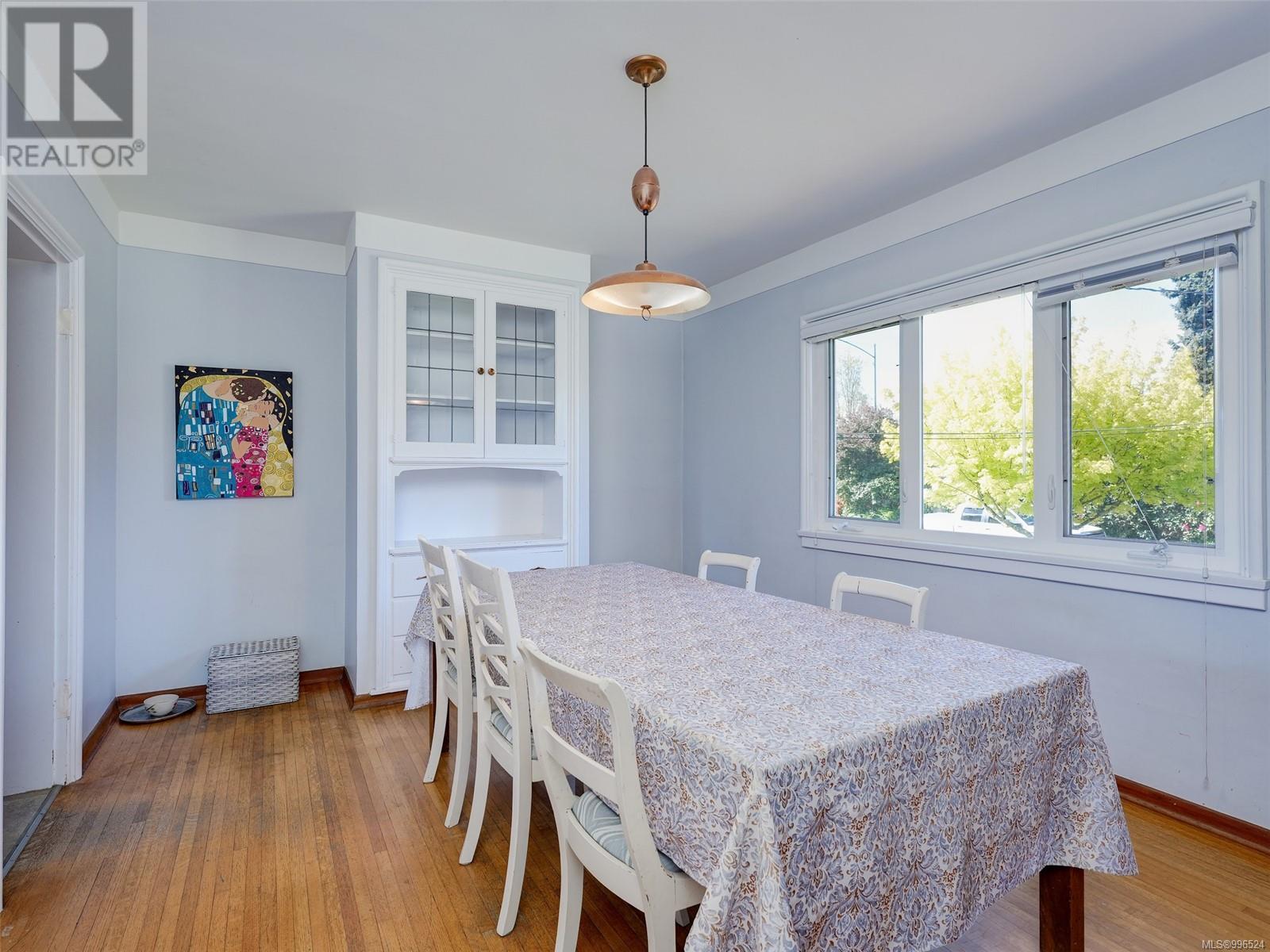 Property at 2536 Thompson Ave image 4