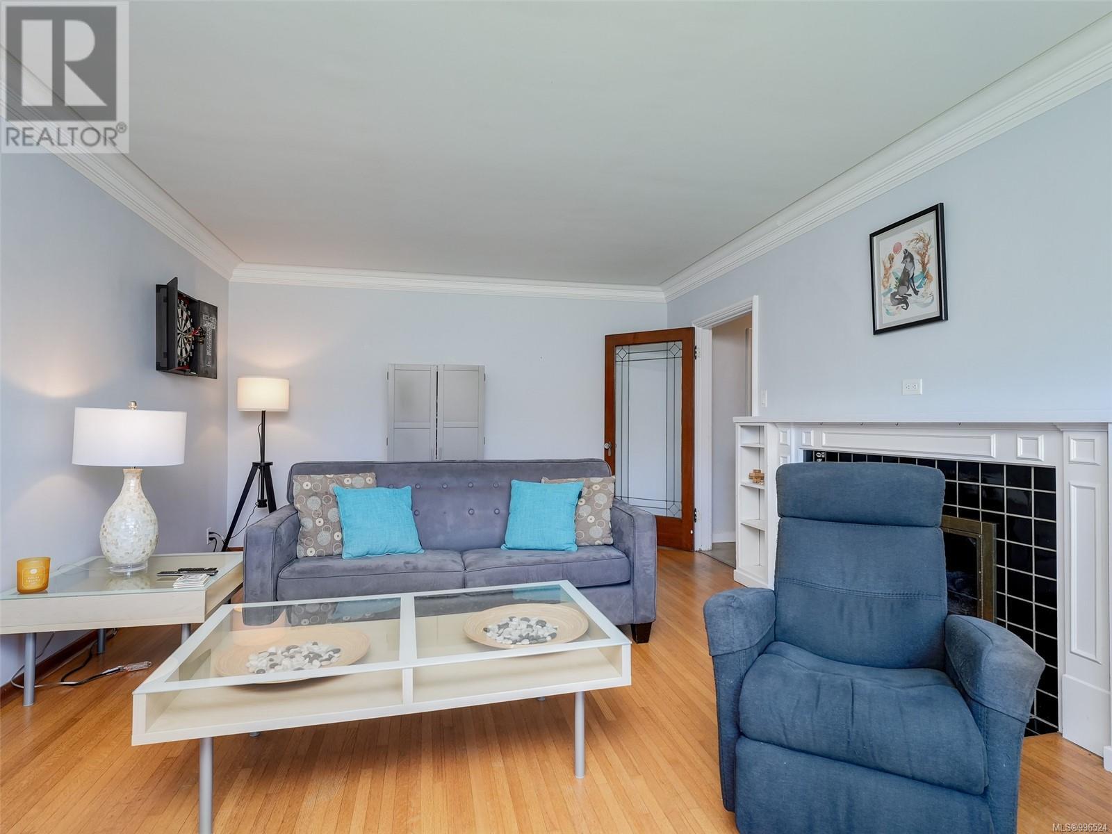 Property at 2536 Thompson Ave image 3