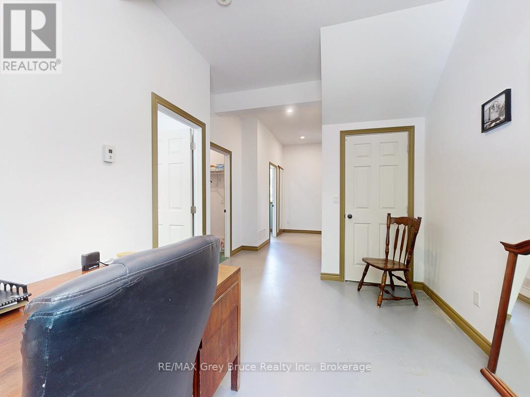 717052 West Back Line, Chatsworth, Ontario  N0H 1G0 - Photo 35 - X12127203