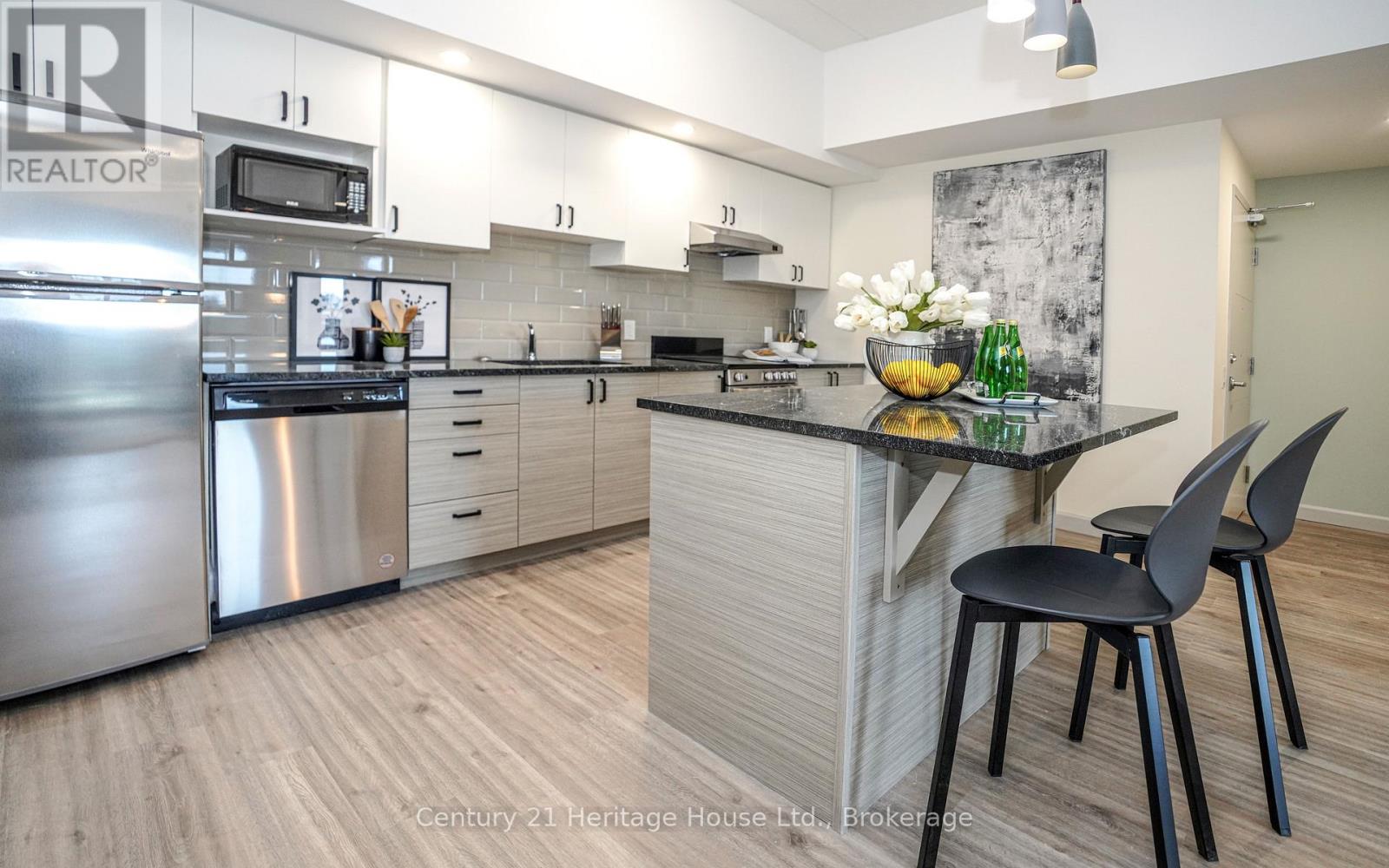 2208 - 203 Albert Street, Waterloo, Ontario N2L 0K6 - Photo 4 - X12127219
