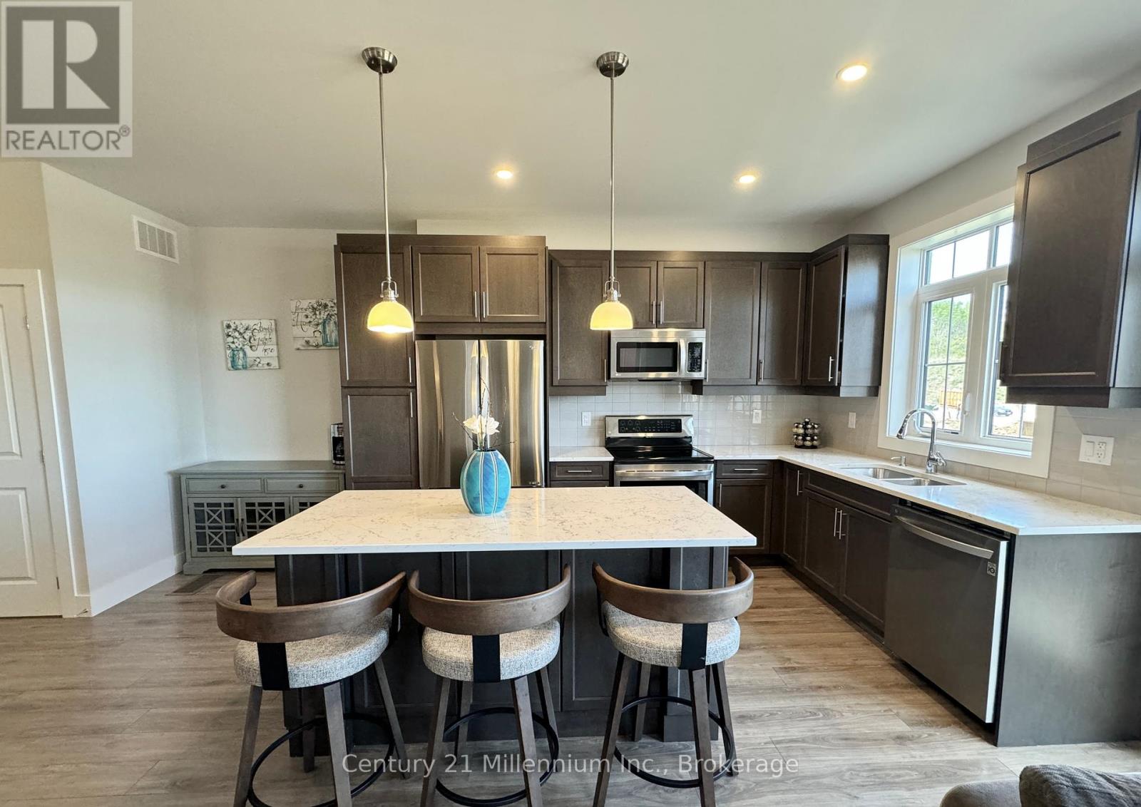 142 Red Pine Street, Blue Mountains, Ontario  L9Y 0Z3 - Photo 17 - X12127232