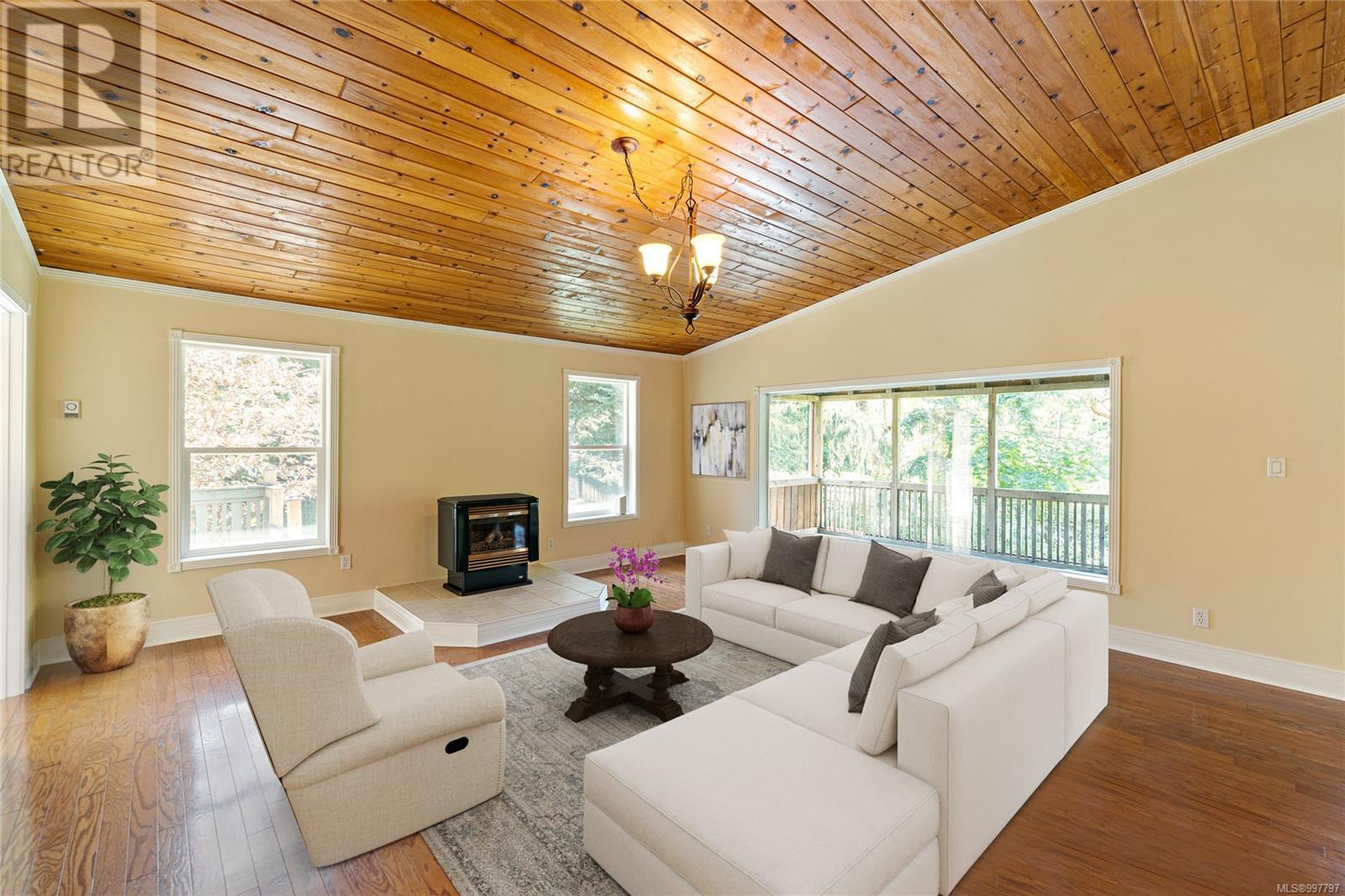 Property at 190 Rosislos Blvd image 2