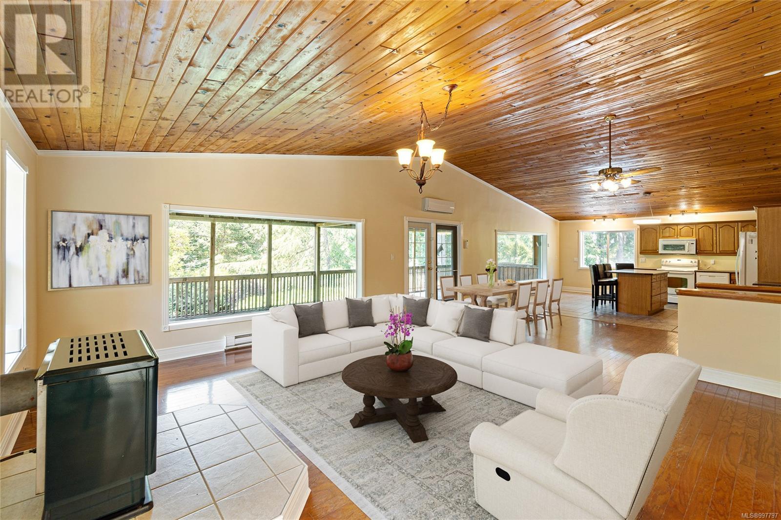 Property at 190 Rosislos Blvd image 3