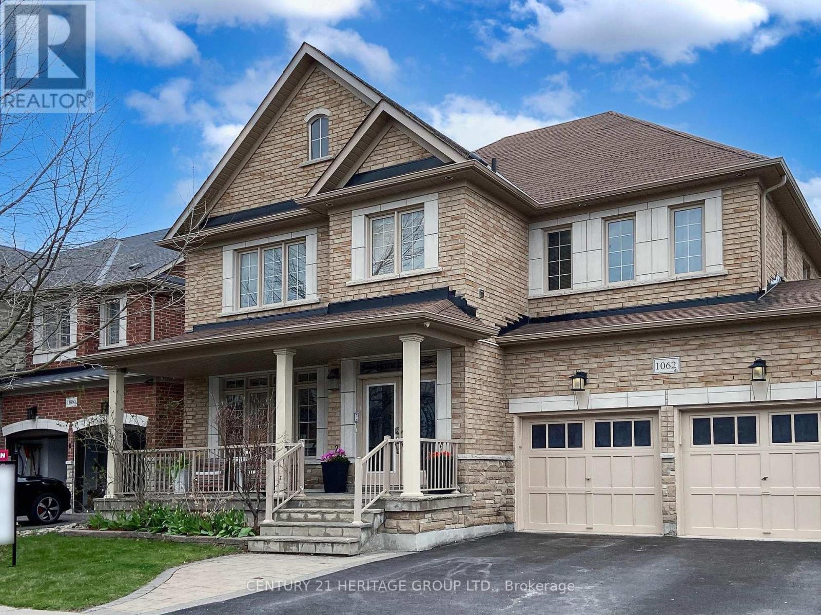 Property at 1062 BLACKHALL CRESCENT image 2