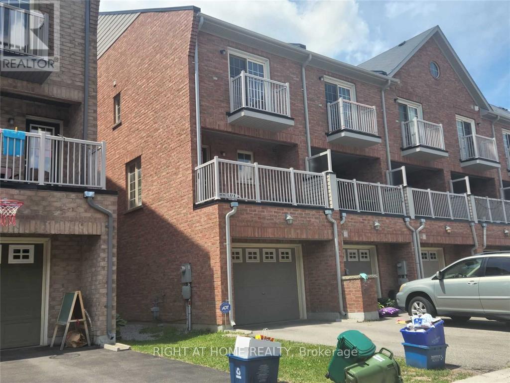 13 Valliere Drive, Markham, Ontario  L6C 0M7 - Photo 14 - N12127143