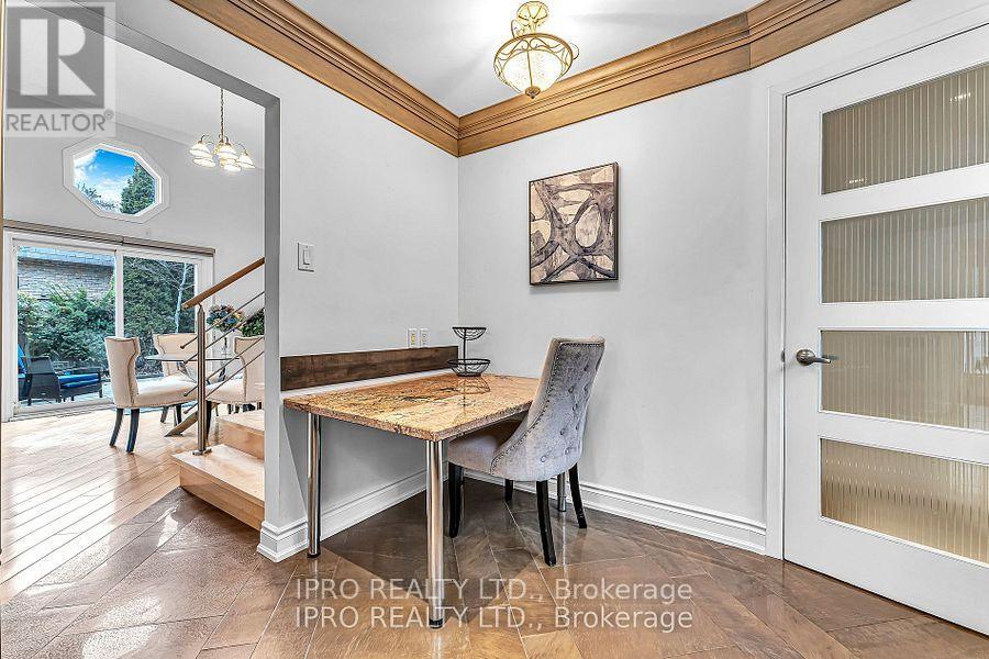 2595 Windjammer Road, Mississauga, Ontario  L5L 1H7 - Photo 12 - W12126803