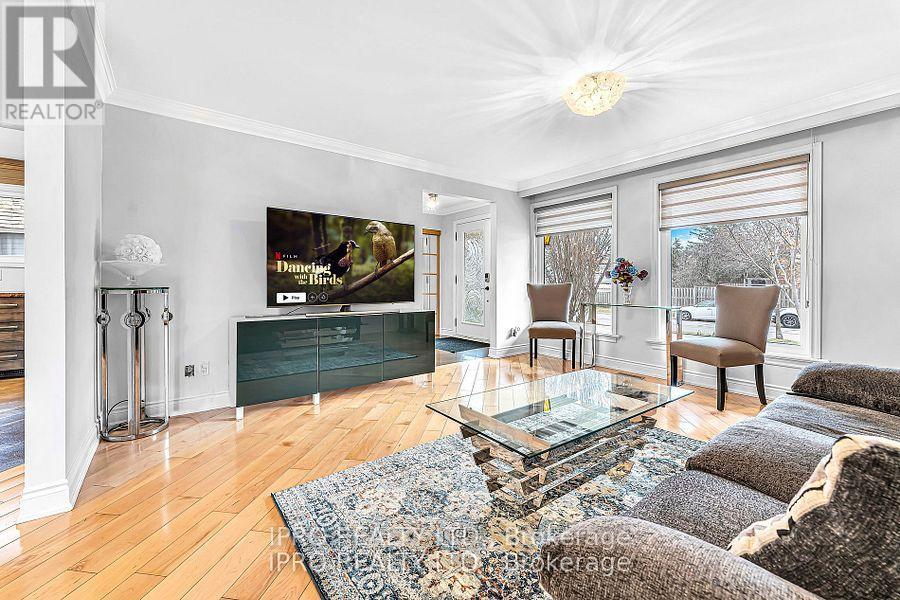 2595 Windjammer Road, Mississauga, Ontario  L5L 1H7 - Photo 6 - W12126803