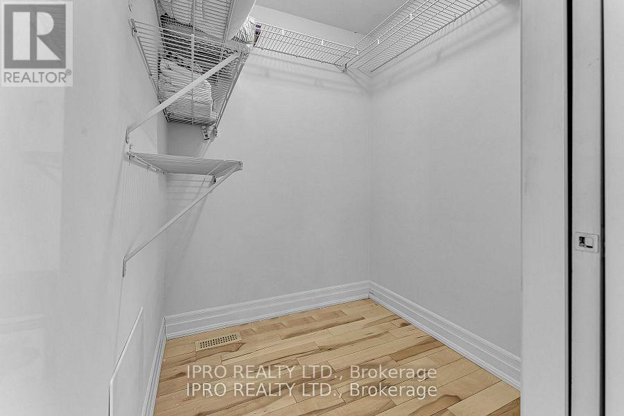 2595 Windjammer Road, Mississauga, Ontario  L5L 1H7 - Photo 18 - W12126803