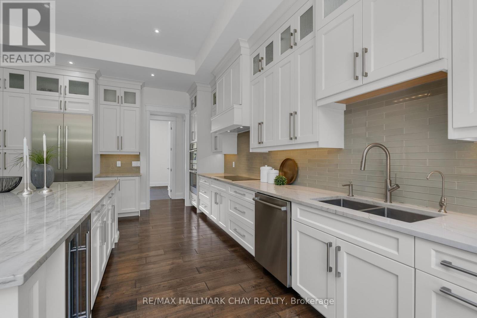105 Mennill Drive, Springwater, Ontario  L0L 1Y3 - Photo 10 - S12126949