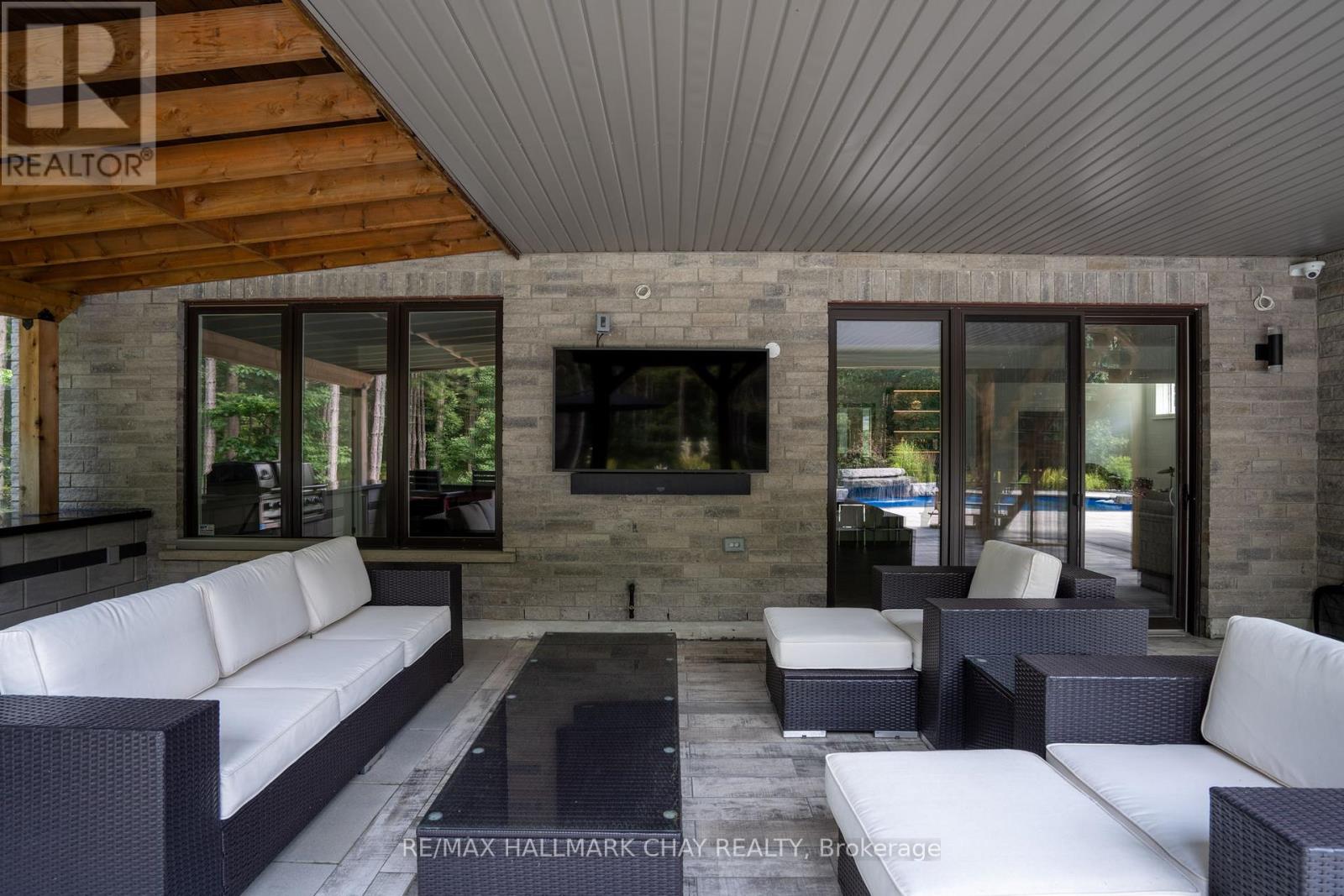 105 Mennill Drive, Springwater, Ontario  L0L 1Y3 - Photo 34 - S12126949