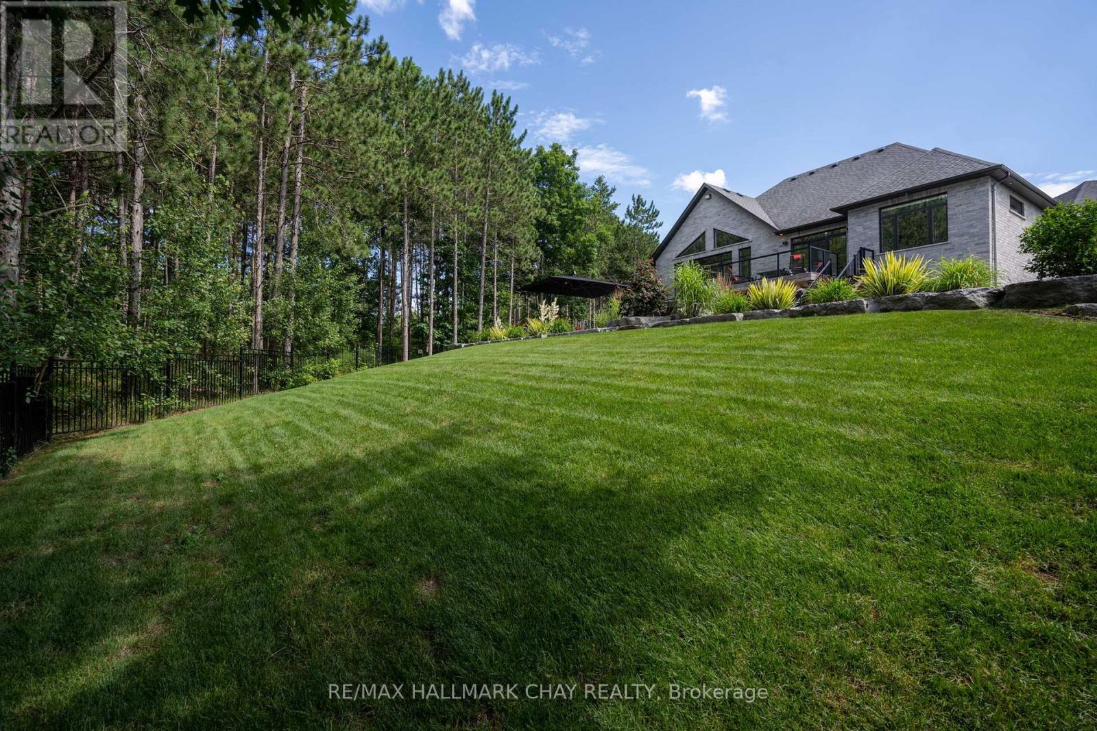 105 Mennill Drive, Springwater, Ontario  L0L 1Y3 - Photo 44 - S12126949
