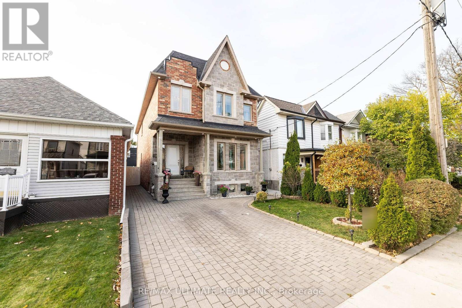 134 Brownville Avenue, Toronto, Ontario  M6N 4L4 - Photo 2 - W12073280