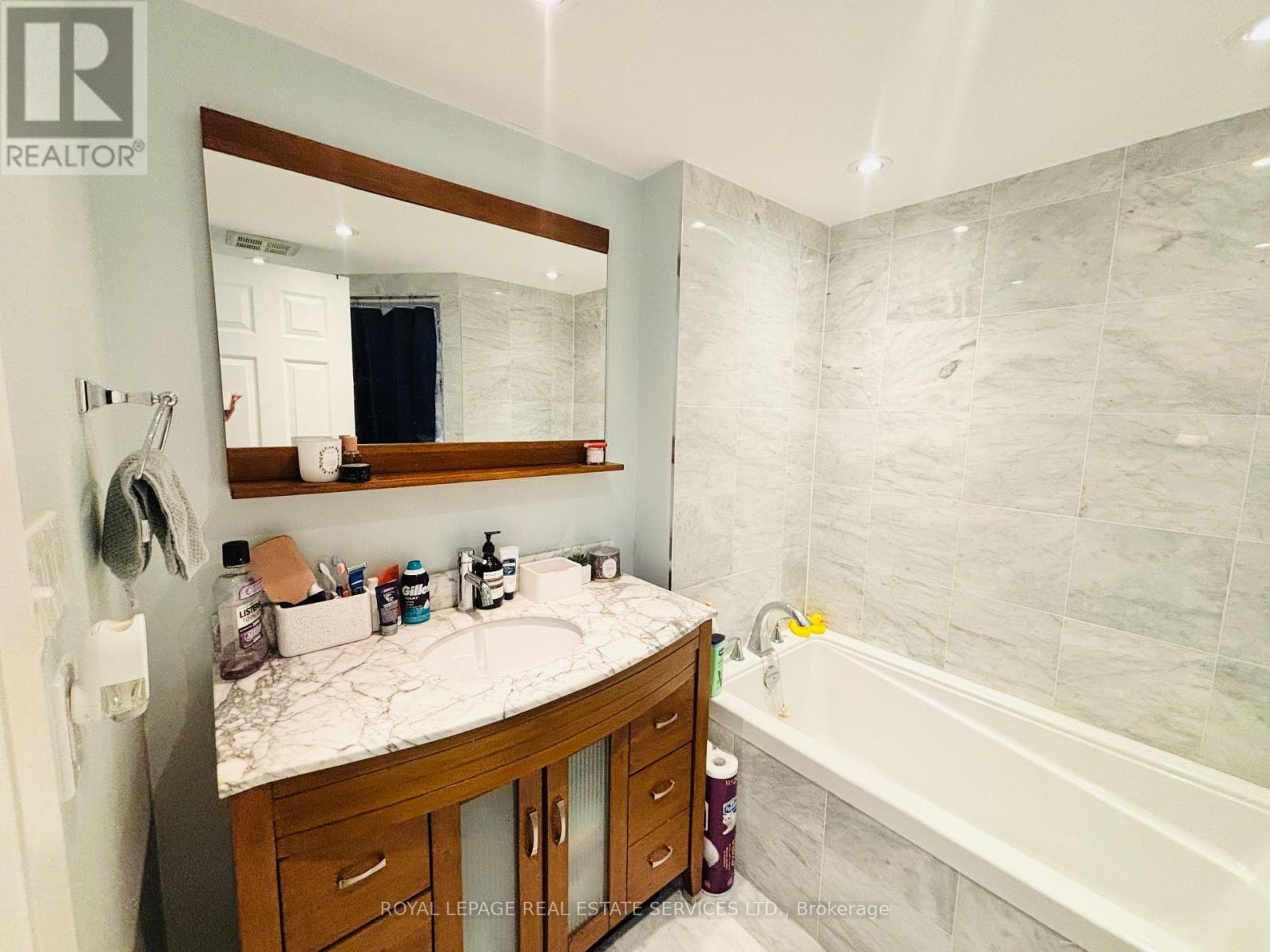 909 - 1 Aberfoyle Crescent, Toronto, Ontario  M8X 2X8 - Photo 12 - W12125147