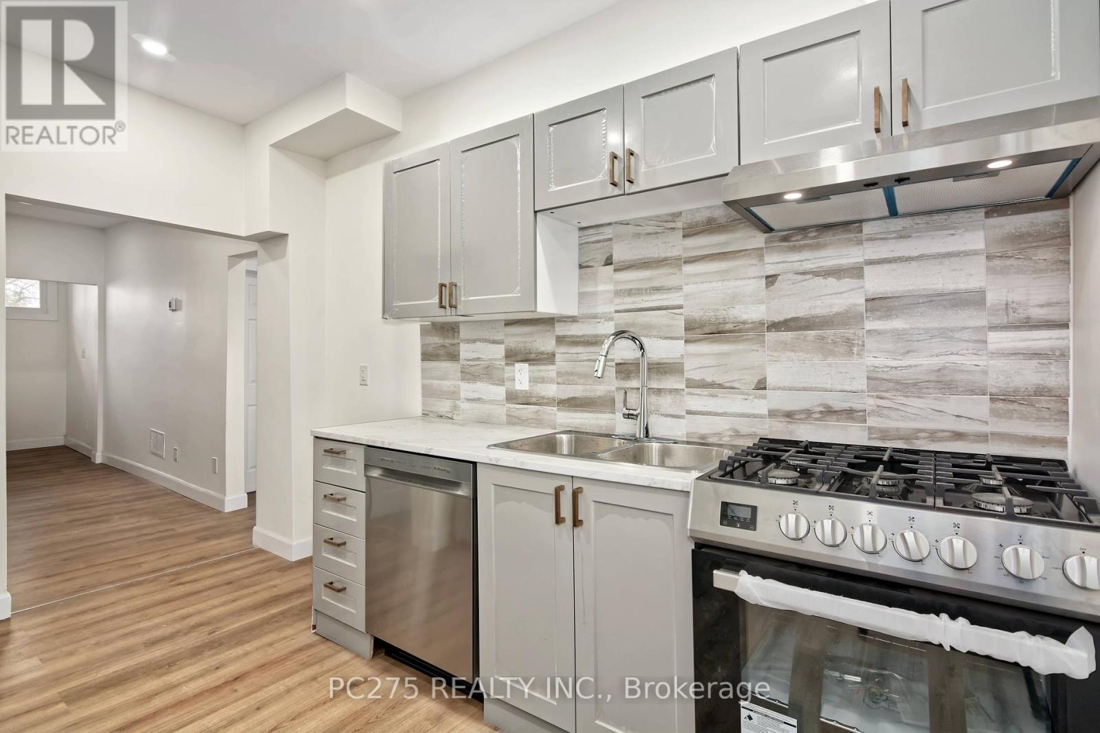 272 Vidal Street S, Sarnia, Ontario  N7T 2T7 - Photo 9 - X12127172