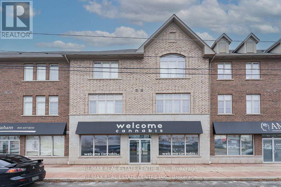 5 - 1401 Plains Road E, Burlington, Ontario  L7R 0C2 - Photo 1 - W12126944