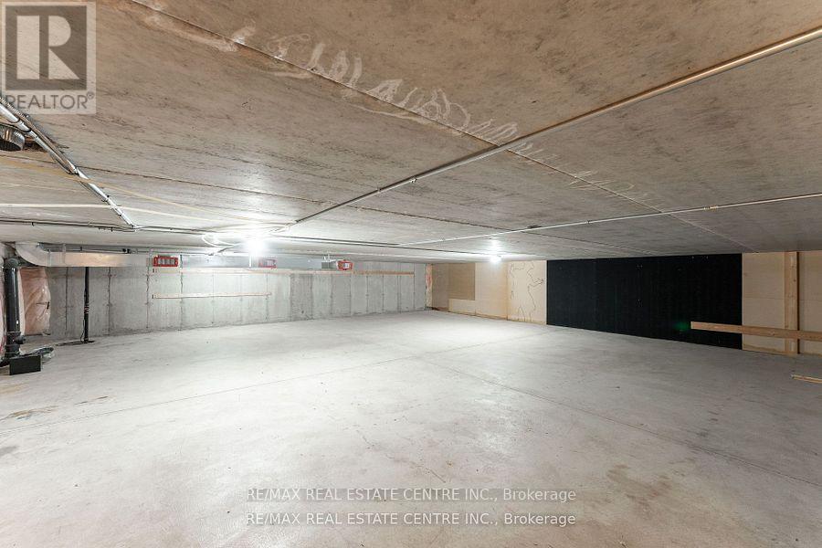 5 - 1401 Plains Road E, Burlington, Ontario  L7R 0C2 - Photo 2 - W12126944