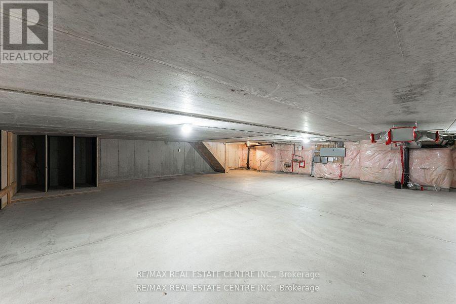 5 - 1401 Plains Road E, Burlington, Ontario  L7R 0C2 - Photo 4 - W12126944