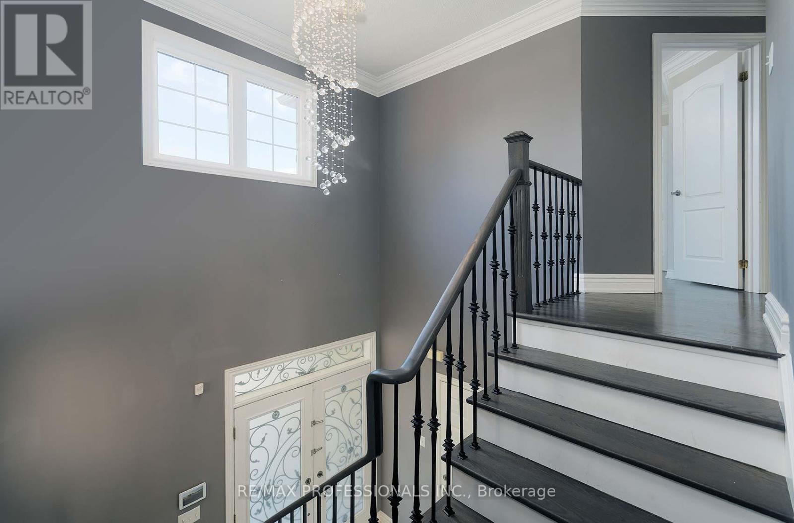 1095 Tupper Drive, Milton, Ontario  L9T 0A8 - Photo 14 - W12126951